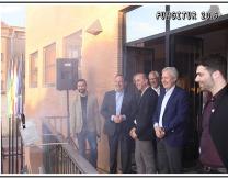Organizadores y autoridades en el balcón del Ayuntamiento de Pradejón 