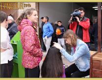 IX Feria Intercultural: Maquillaje fantasía y globoflexia para los niños