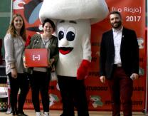 Ganadora del sorteo popular "Fin de Feria": lote de producto de conserva, entradas para visitar La Rioja Tierra Abierta, y comida en un restaurante