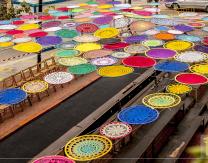 Intervención artística de urban knitting por Ana Guridi