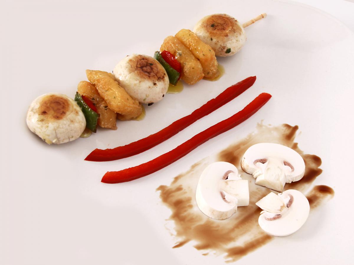 Brocheta Ana  Bar Ana  Brocheta de champiñón y sepia.